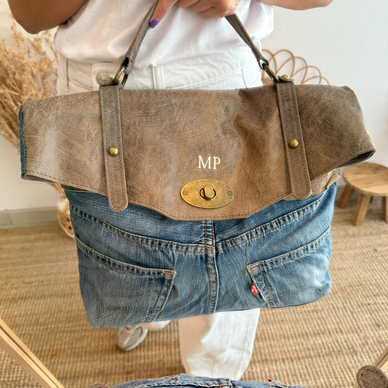 Bolso combinado denim/piel taupe oscuro iniciales bordadas