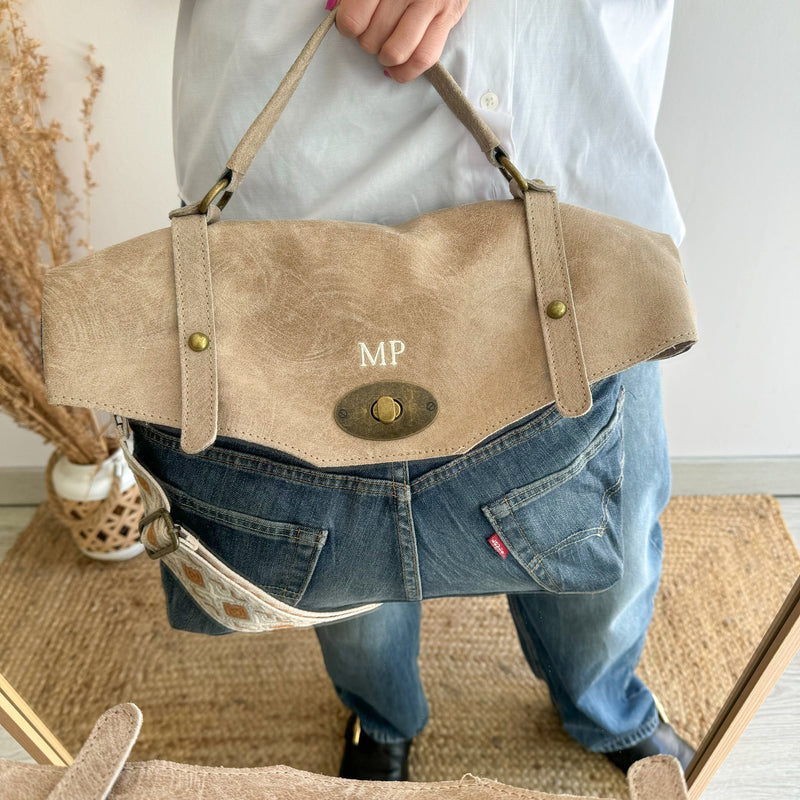 Bolso combinado denim/piel taupe iniciales bordadas